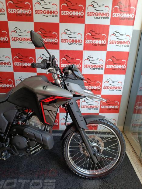 YAMAHA XTZ 125 E, Foto 3