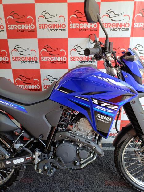 YAMAHA XTZ 250 LANDER, Foto 4
