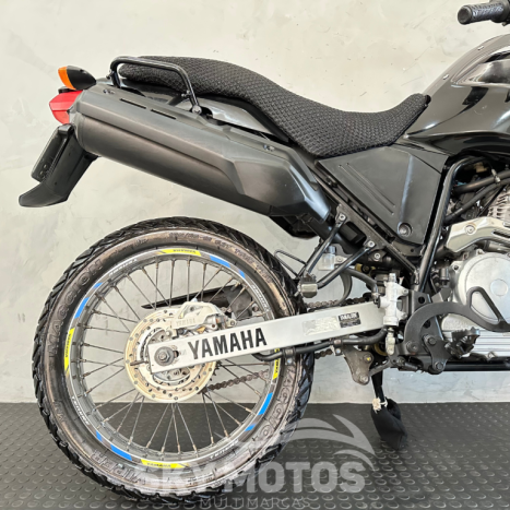 YAMAHA XTZ 250 TENER, Foto 2