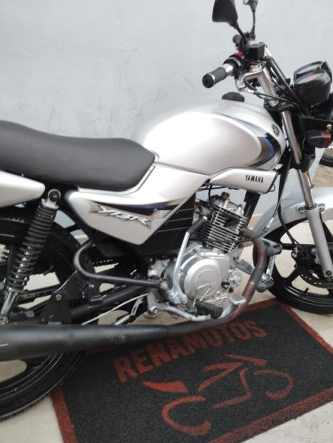 YAMAHA YBR 125 E, Foto 2