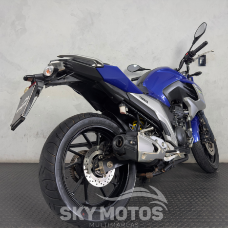 YAMAHA YS Fazer 250 , Foto 4