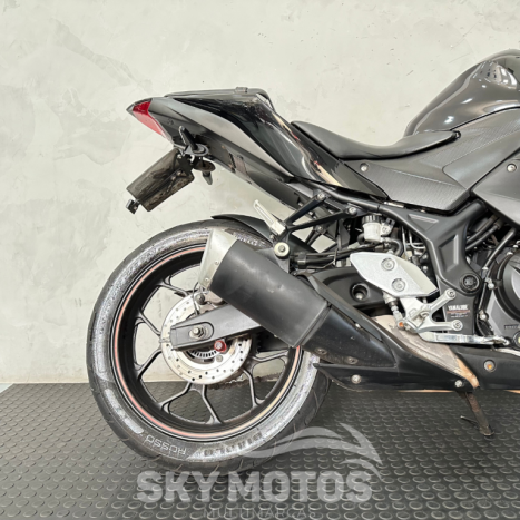 YAMAHA YZF R3 320 ABS, Foto 2