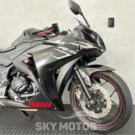 YAMAHA YZF R3 320 ABS, Foto 3