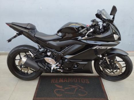 YAMAHA YZF R3 320 ABS, Foto 1
