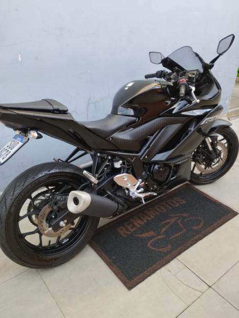 YAMAHA YZF R3 320 ABS, Foto 2
