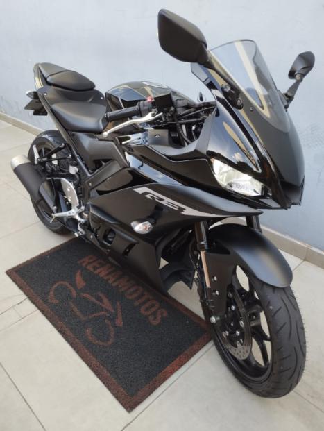 YAMAHA YZF R3 320 ABS, Foto 4