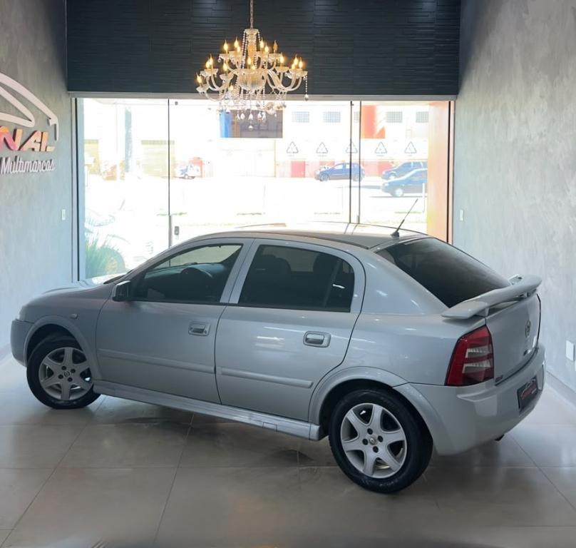 CHEVROLET Astra Hatch - Foto