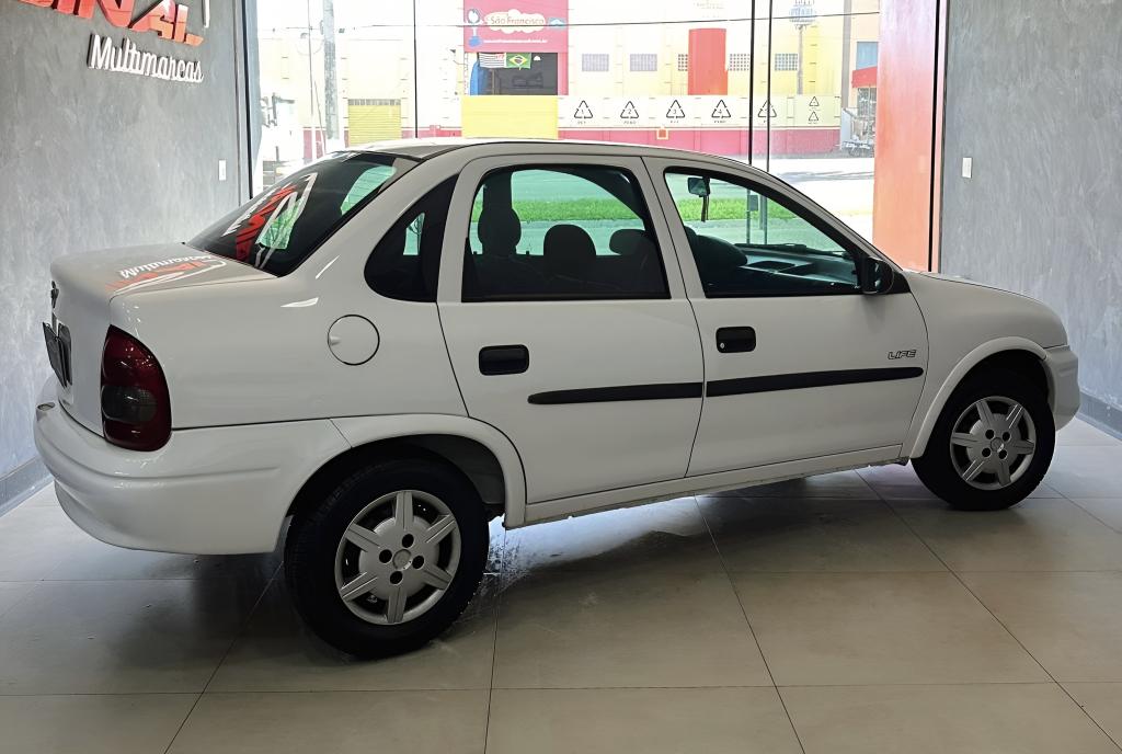 CHEVROLET Classic Sedan - Foto