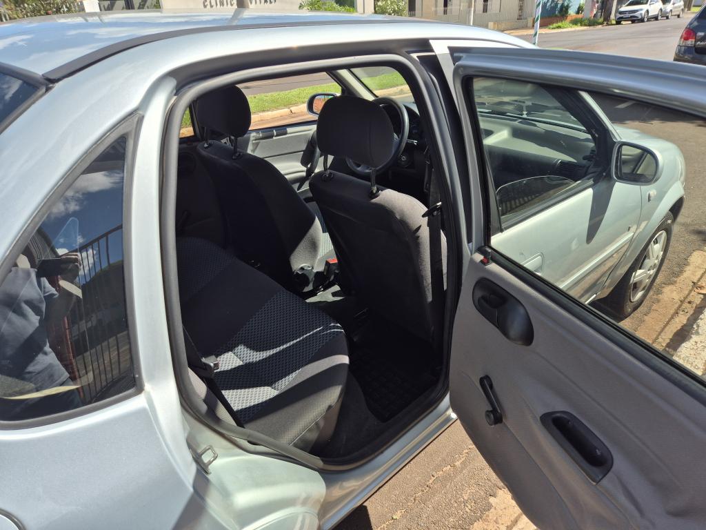 CHEVROLET Classic Sedan - Foto