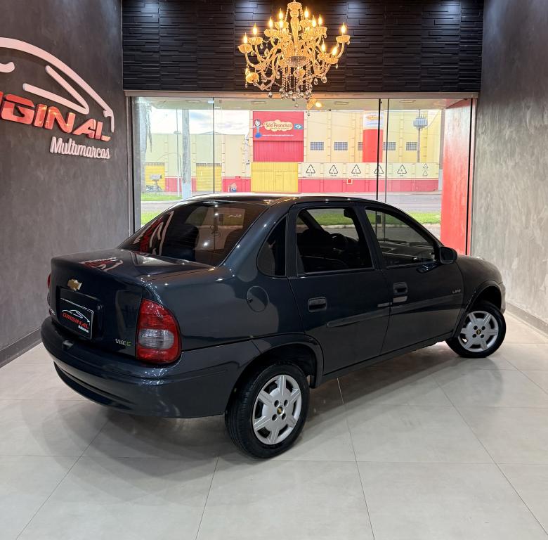 CHEVROLET Classic Sedan - Foto