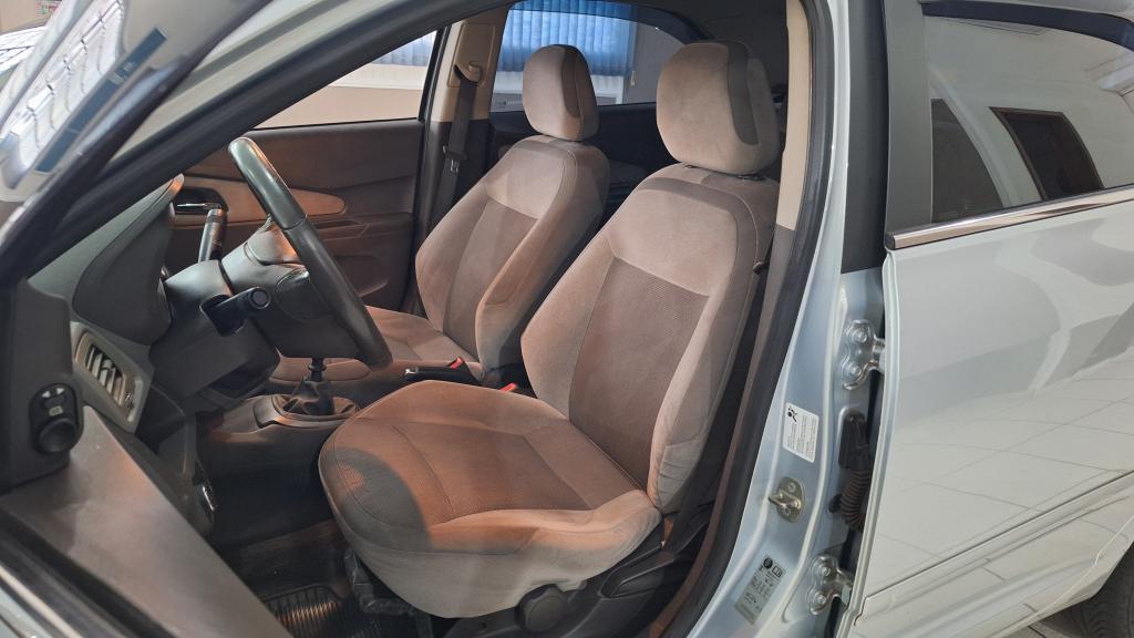 CHEVROLET Cobalt - Foto