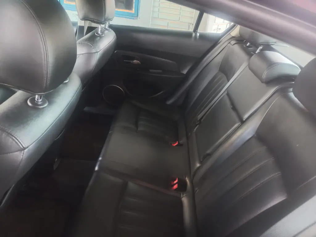 CHEVROLET Cruze Sedan - Foto