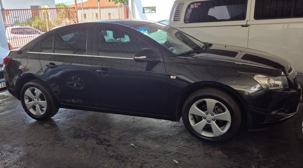 CHEVROLET Cruze Sedan - Foto