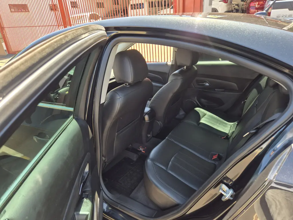 CHEVROLET Cruze Sedan - Foto