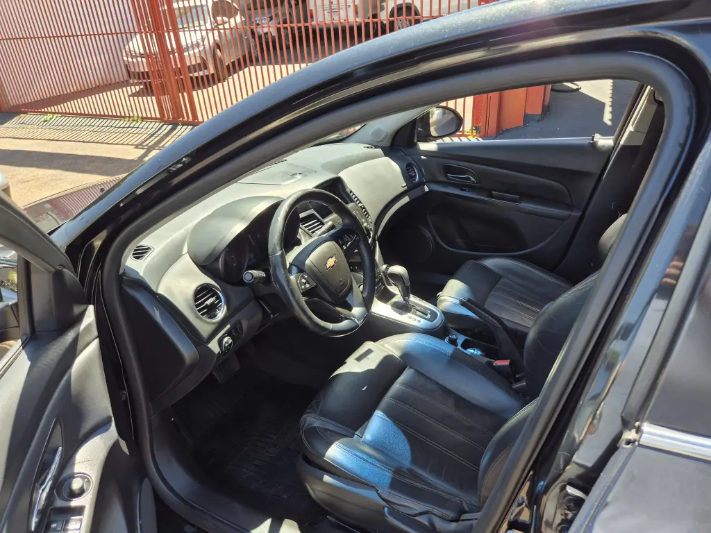 CHEVROLET Cruze Sedan - Foto