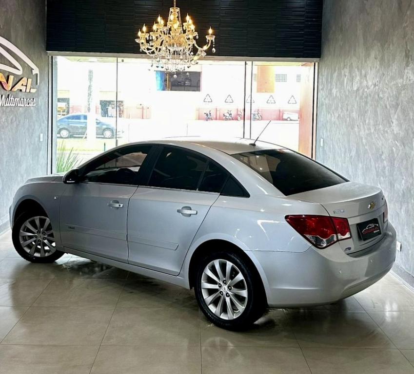 CHEVROLET Cruze Sedan - Foto