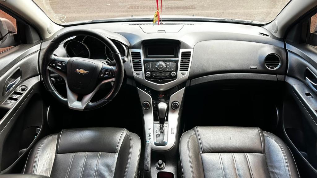 CHEVROLET Cruze Sedan - Foto