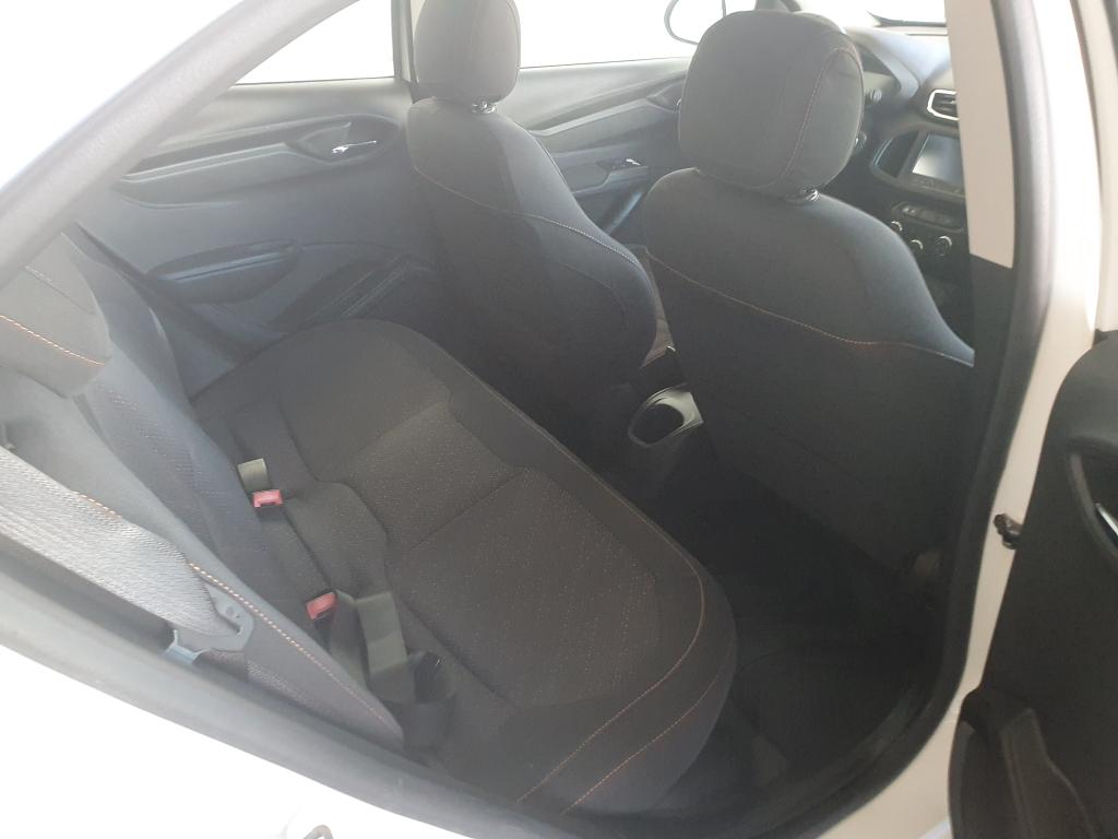 CHEVROLET Onix Hatch - Foto