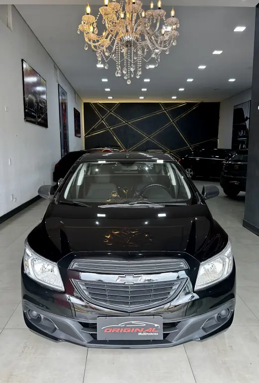 CHEVROLET Onix Hatch - Foto