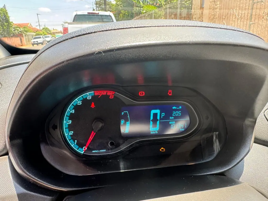 CHEVROLET Onix Hatch - Foto