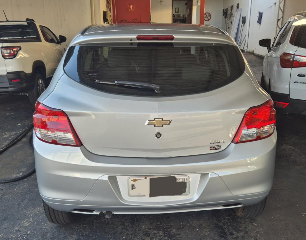 CHEVROLET Onix Hatch - Foto