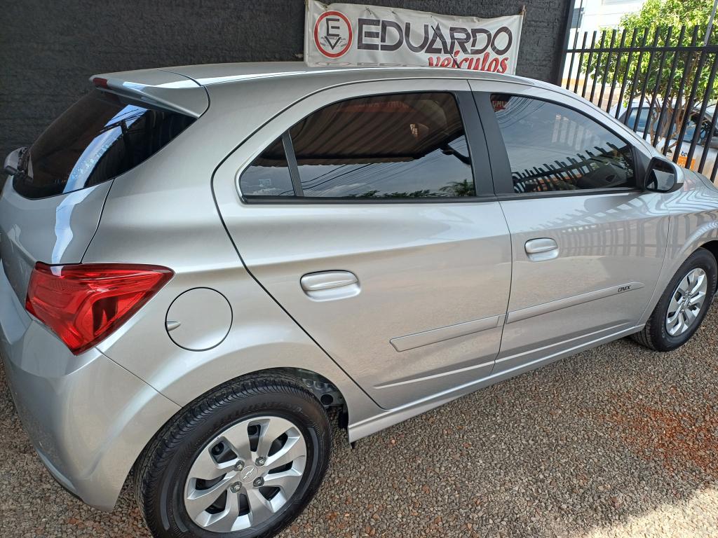 CHEVROLET Onix Hatch