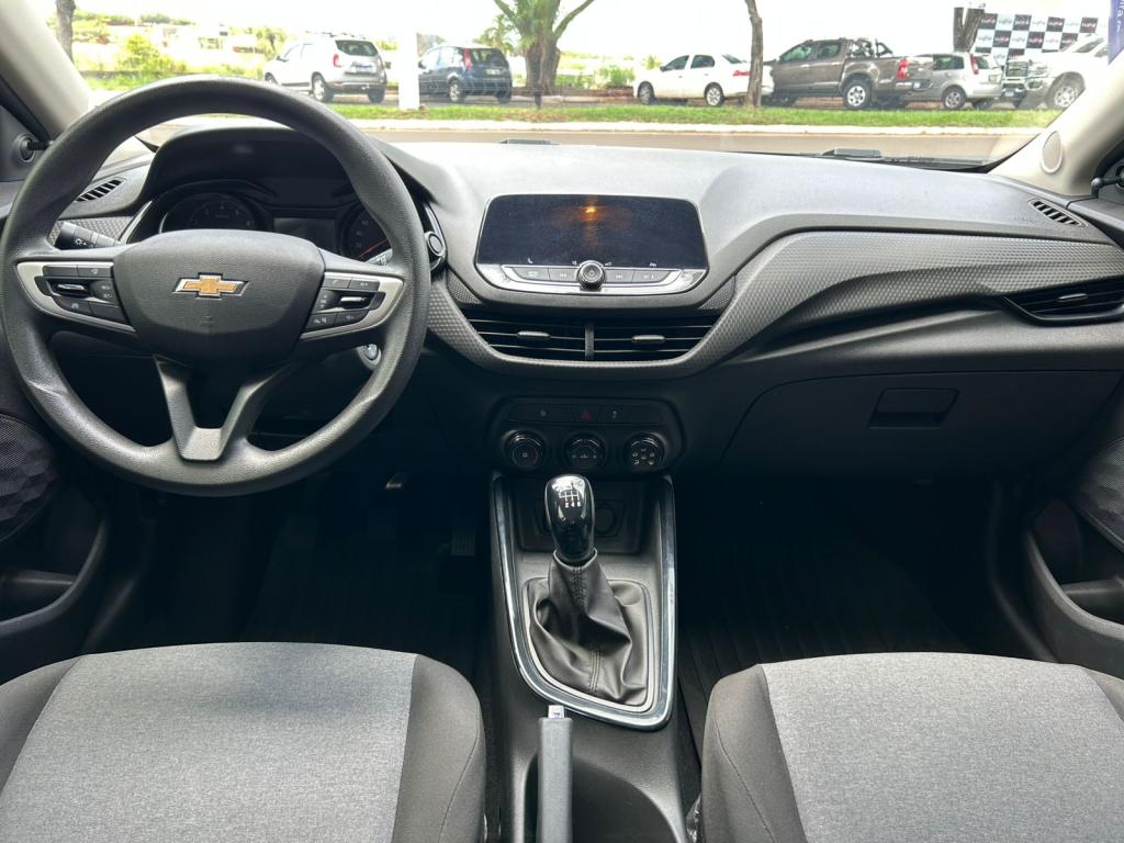 CHEVROLET Onix Hatch - Foto