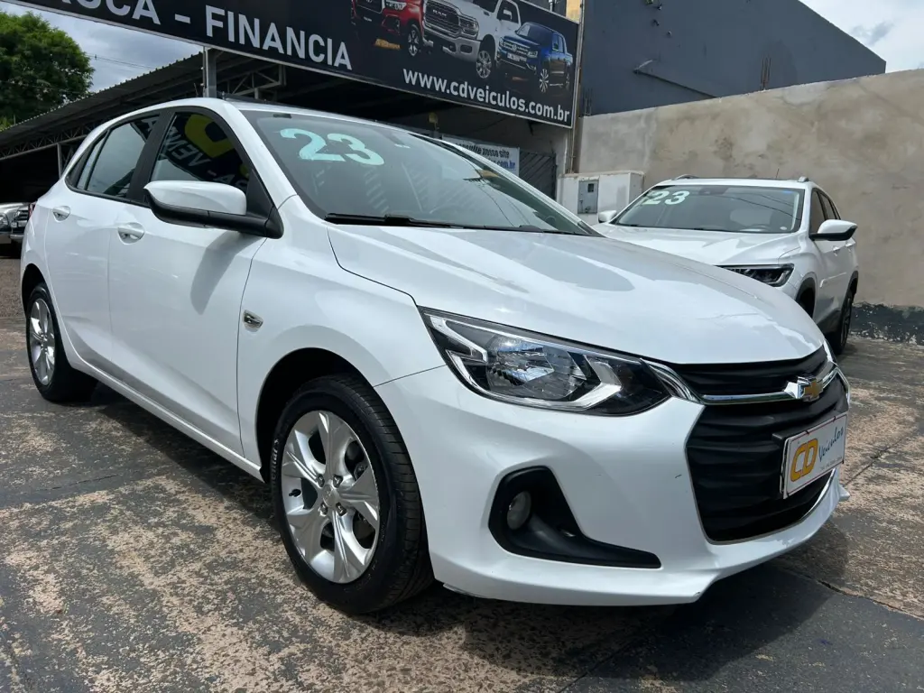 CHEVROLET Onix Hatch - Foto