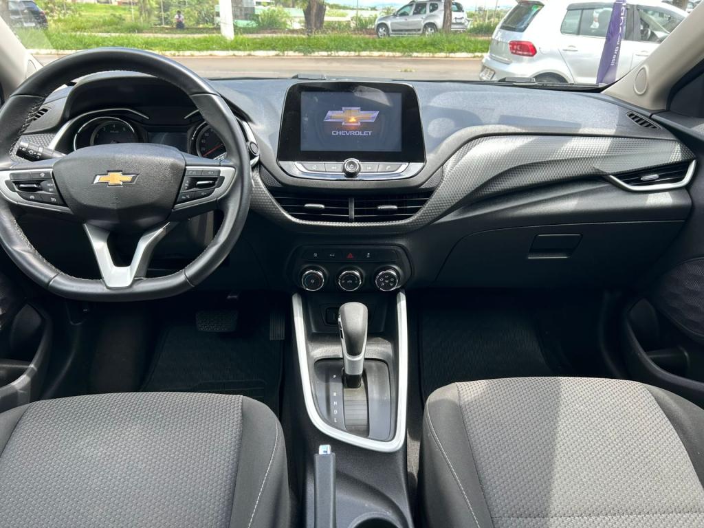 CHEVROLET Onix Hatch - Foto