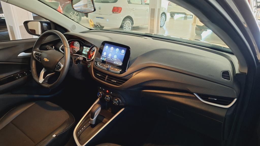 CHEVROLET Onix Hatch - Foto