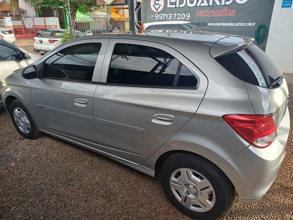 CHEVROLET Onix Hatch