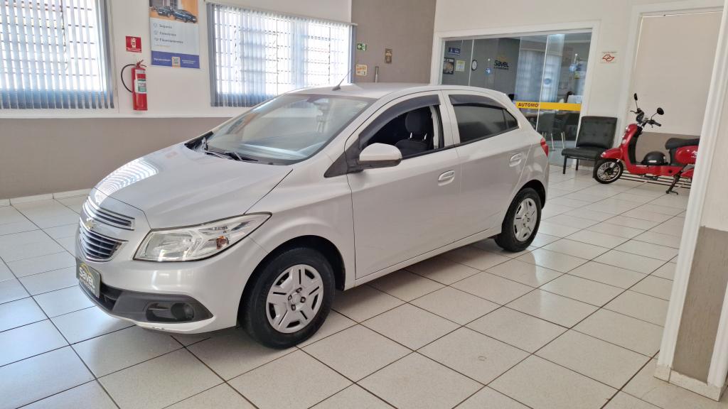 CHEVROLET Onix Hatch