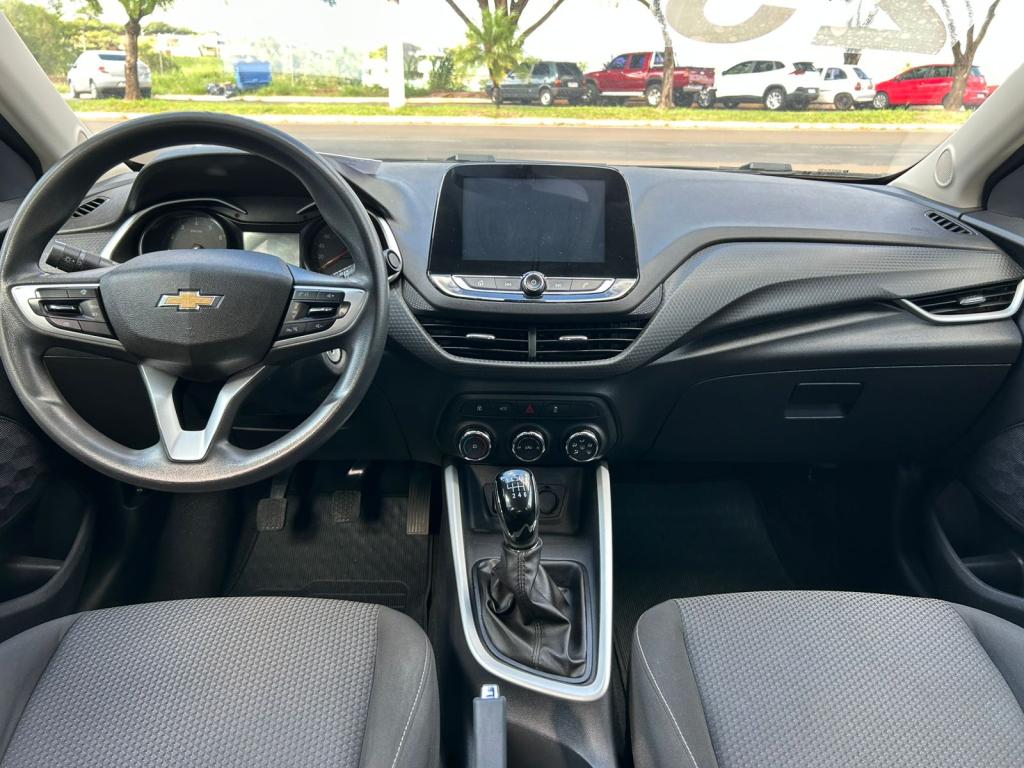 CHEVROLET Onix Hatch - Foto