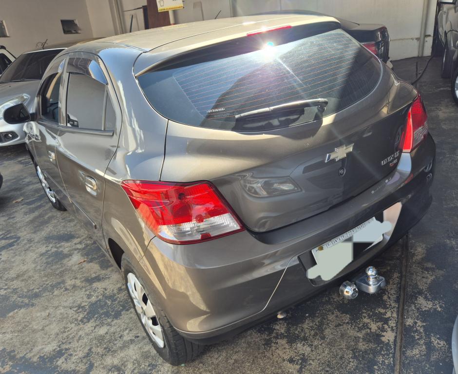 CHEVROLET Onix Hatch - Foto