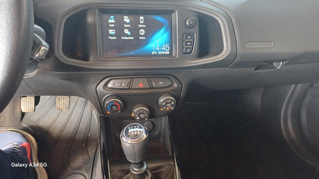 CHEVROLET Onix Hatch - Foto