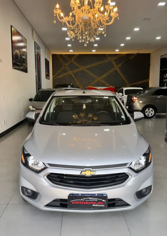 CHEVROLET Onix Hatch - Foto
