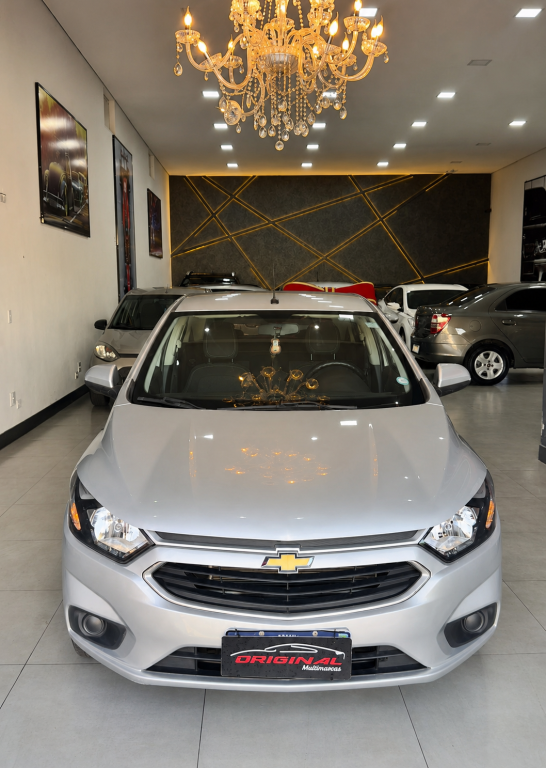 CHEVROLET Onix Hatch - Foto