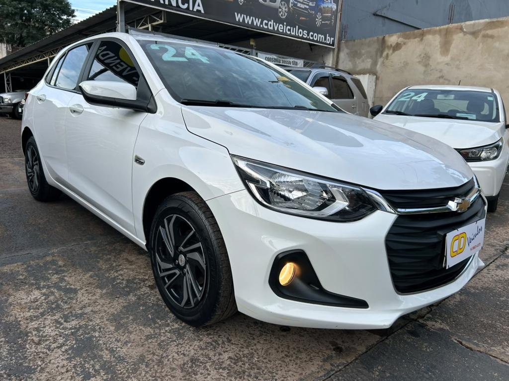 CHEVROLET Onix Hatch - Foto