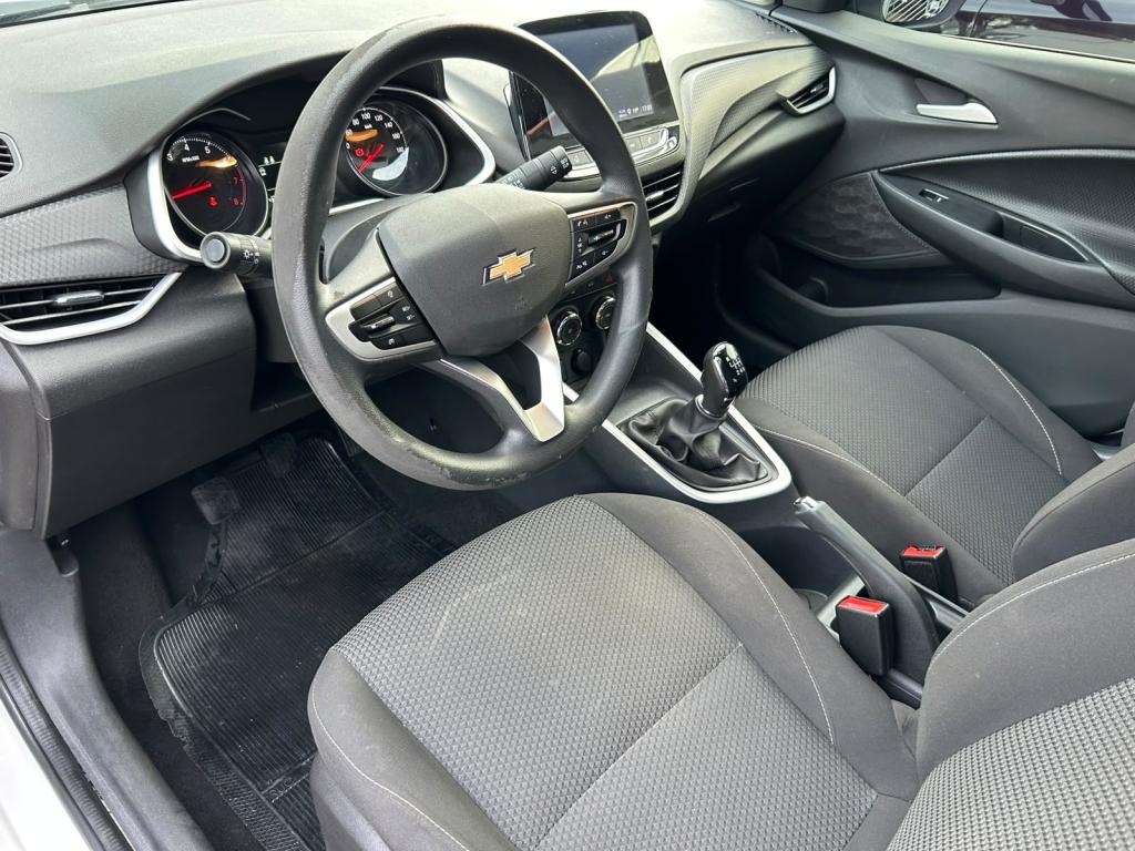 CHEVROLET Onix Hatch - Foto