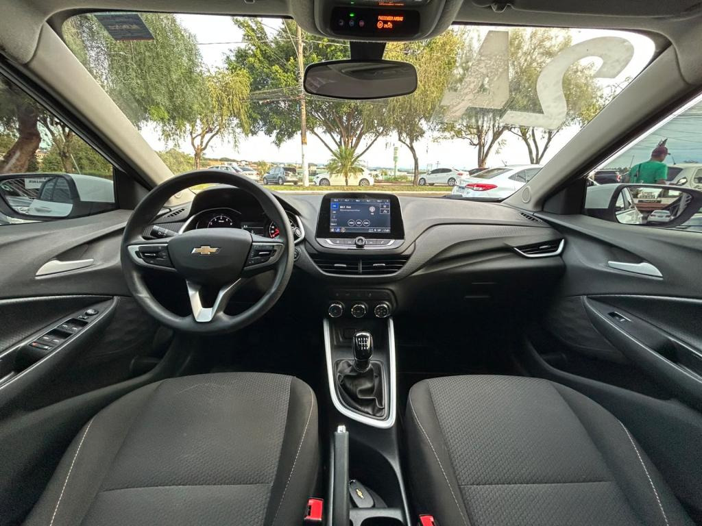 CHEVROLET Onix Hatch - Foto