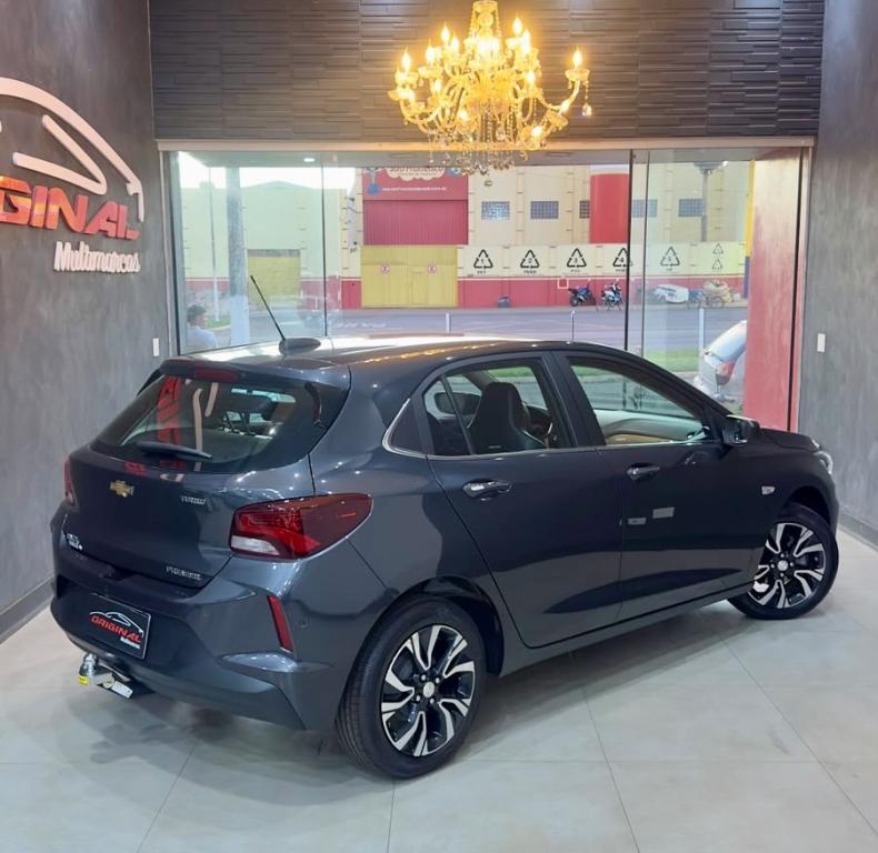 CHEVROLET Onix Hatch - Foto