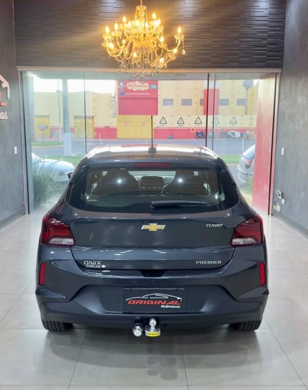 CHEVROLET Onix Hatch - Foto