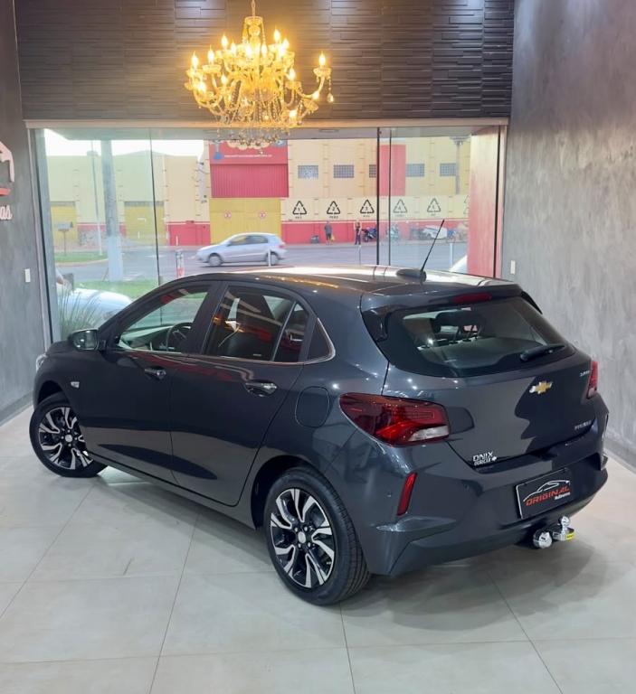 CHEVROLET Onix Hatch - Foto
