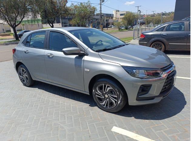 CHEVROLET Onix Hatch - Foto