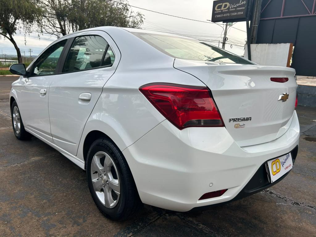 CHEVROLET Prisma - Foto