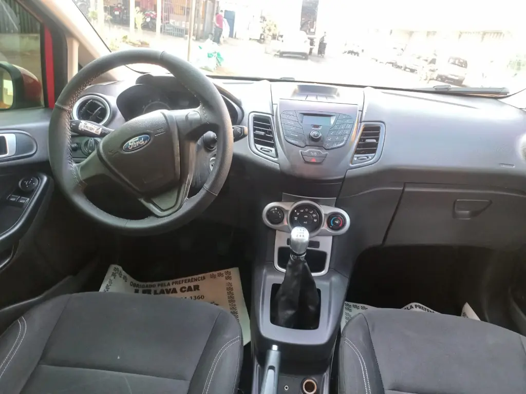 FORD Fiesta Hatch - Foto