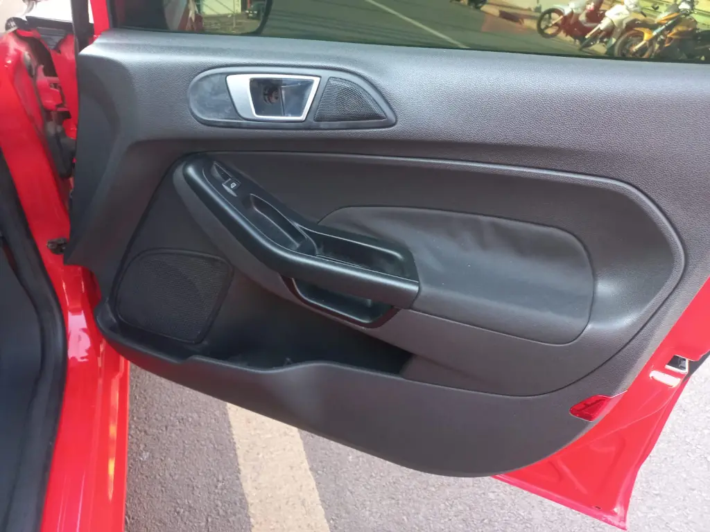 FORD Fiesta Hatch - Foto