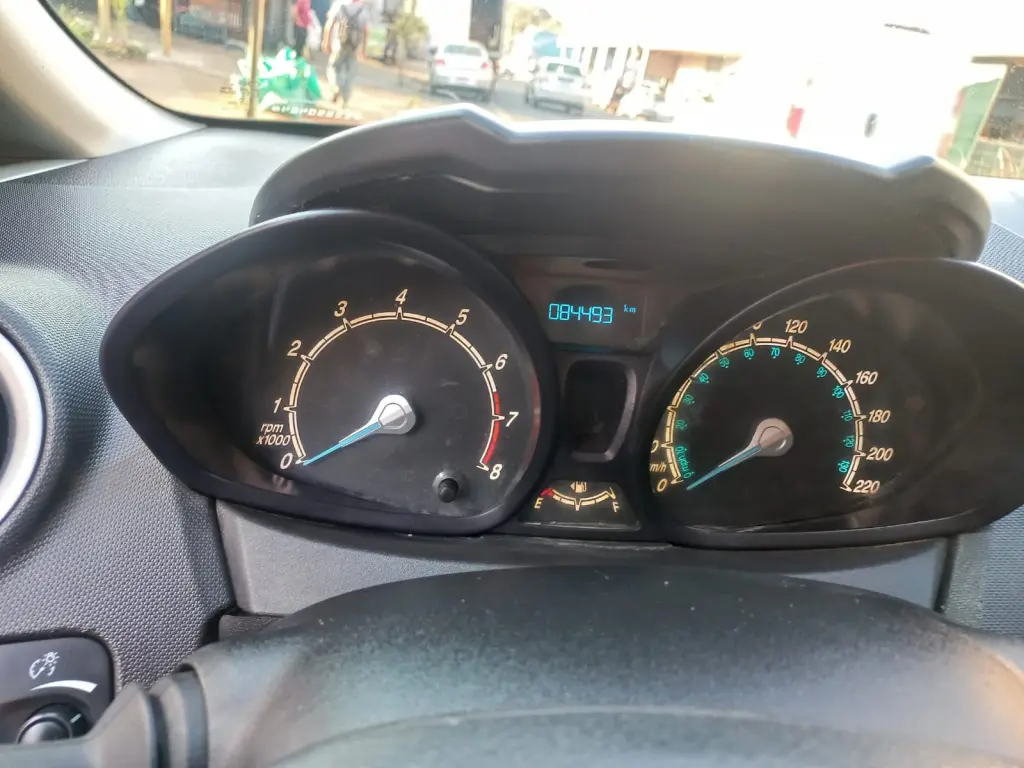 FORD Fiesta Hatch - Foto