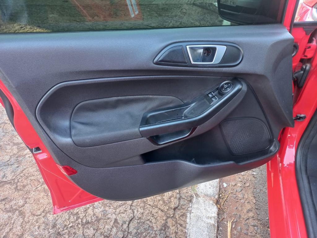 FORD Fiesta Hatch - Foto