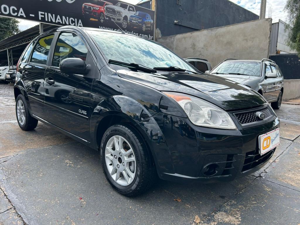 FORD Fiesta Hatch - Foto